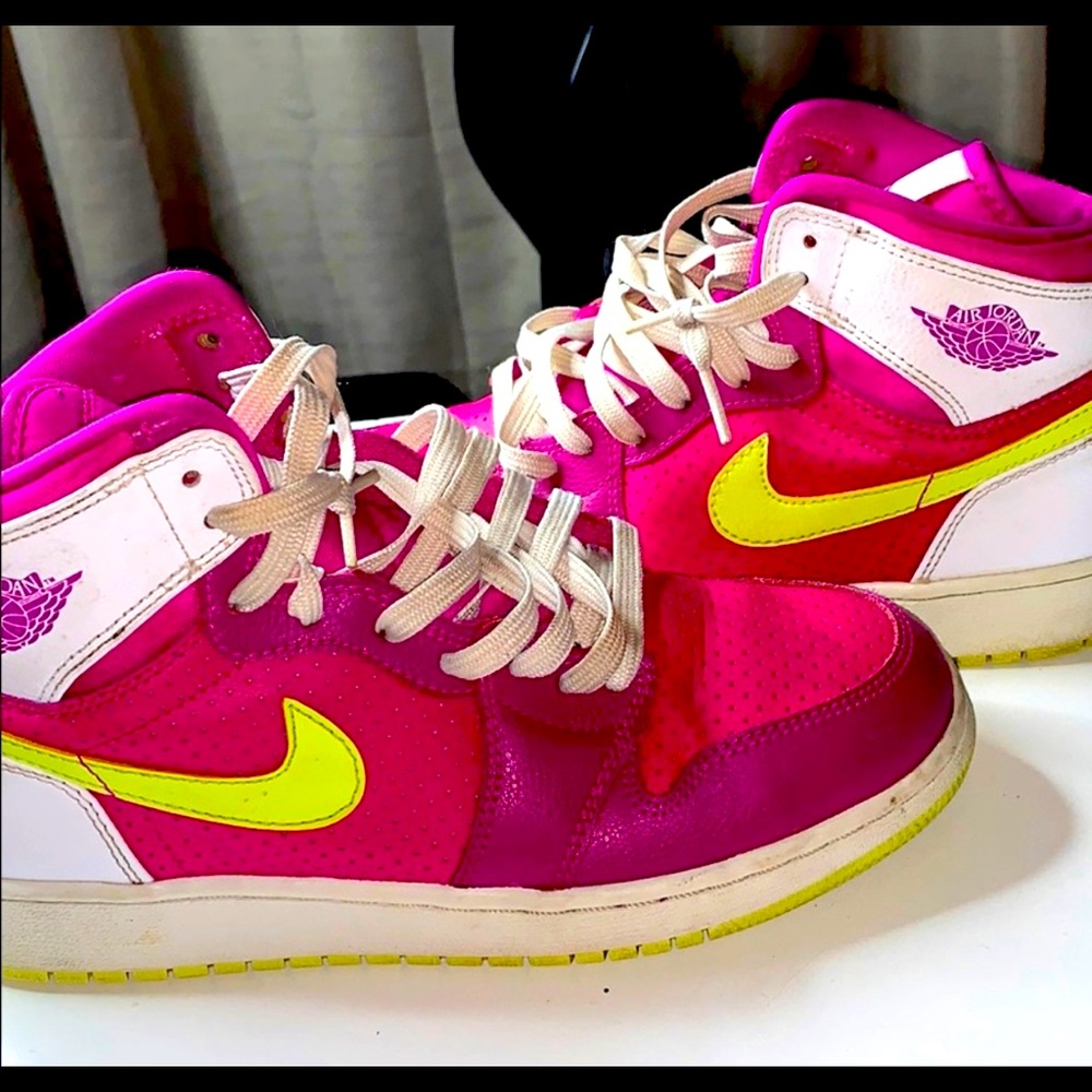 Shoes - Picture 2 of 4